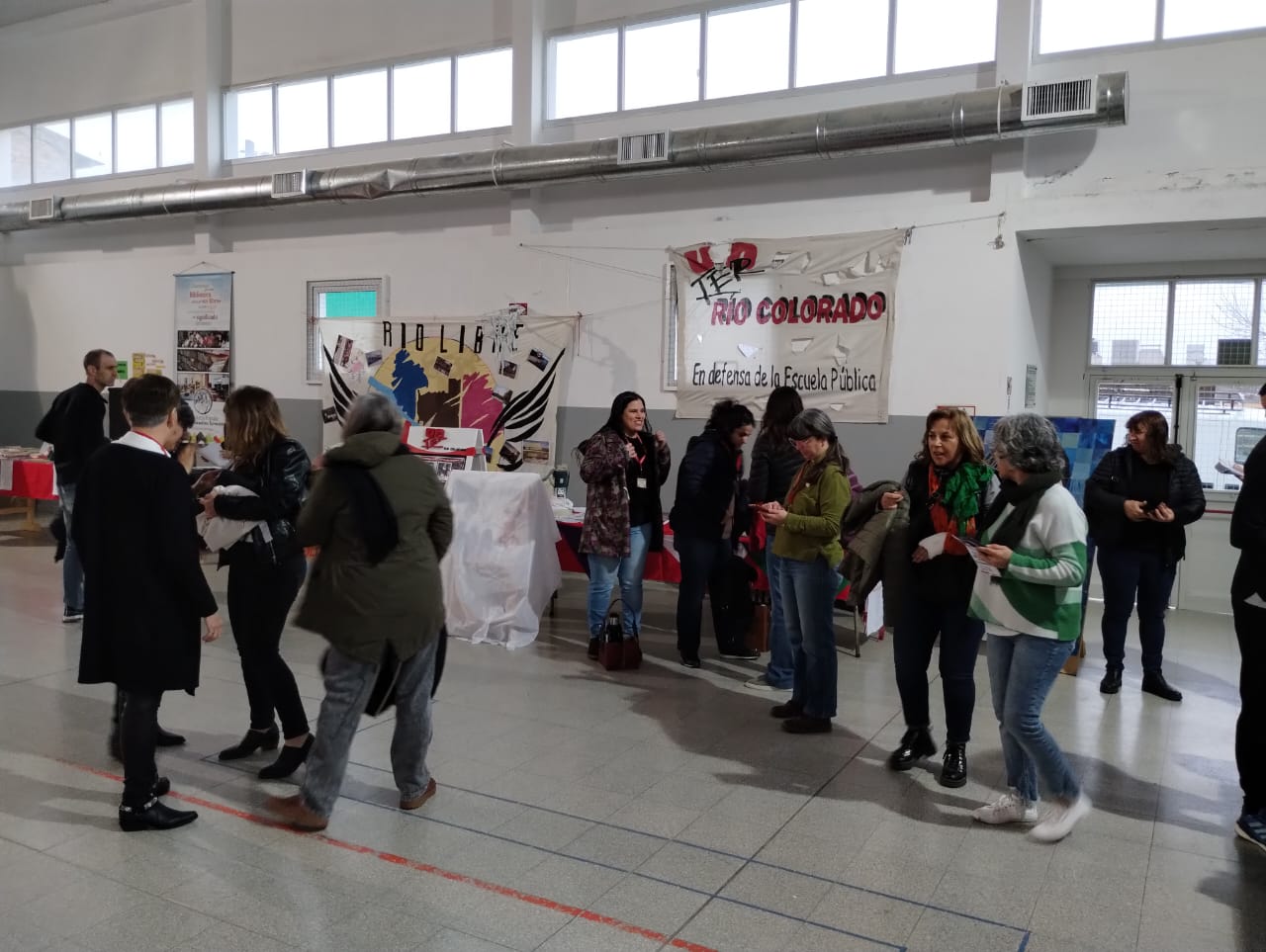 Lee más sobre el artículo Feria del libro itinerante en Río Colorado