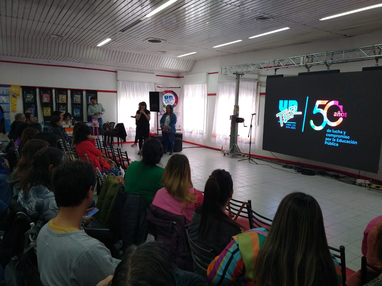 En este momento estás viendo Feria del libro en Allen