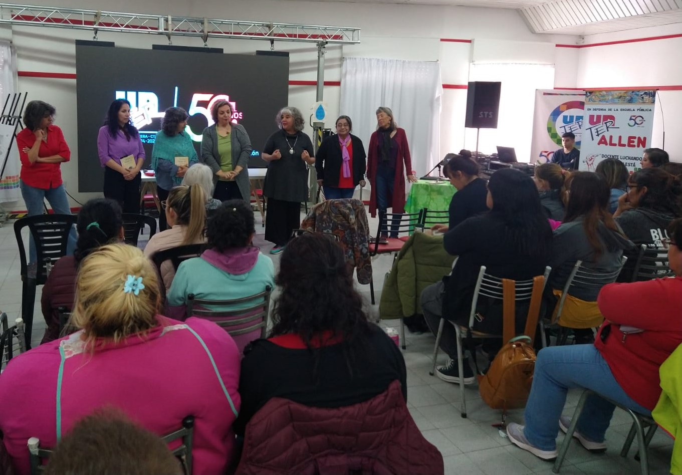 En este momento estás viendo Segunda jornada de la feria del libro en Allen