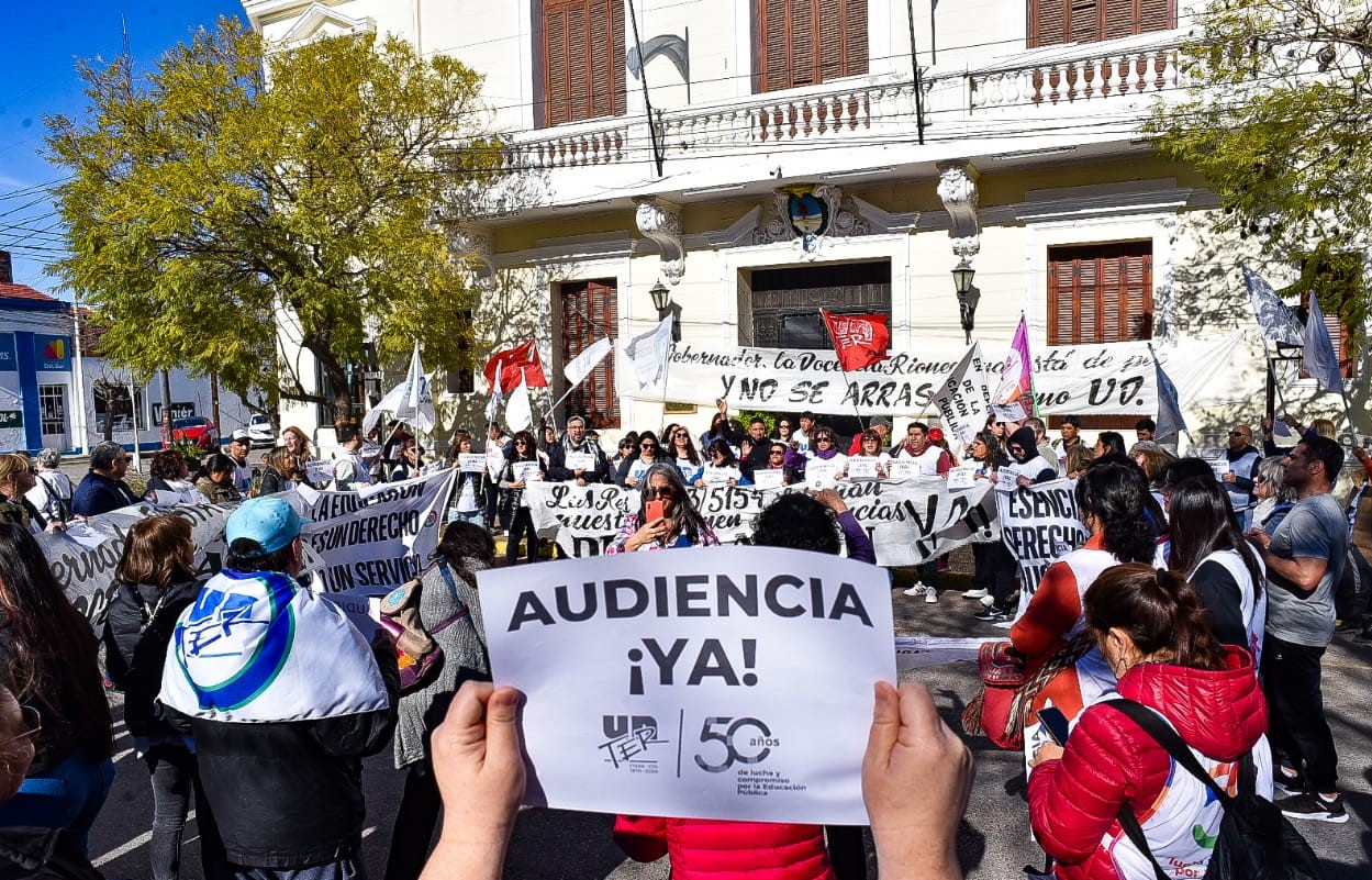 Lee más sobre el artículo Congreso de UnTER definió un paro provincial de 48 h. para el 26 y 27 de septiembre, con movilización a Viedma