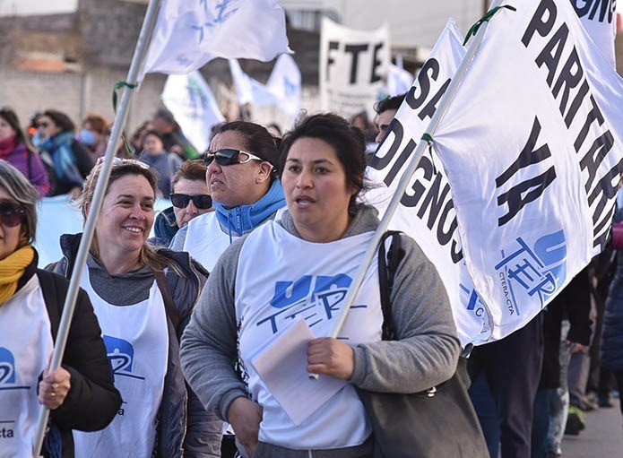 Lee más sobre el artículo El gobierno de Río Negro incumplió el acuerdo paritario y es responsable de lo que suceda con el cierre del ciclo lectivo