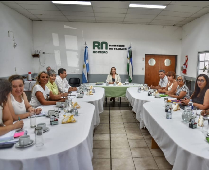 En este momento estás viendo Primer encuentro paritario del 2025